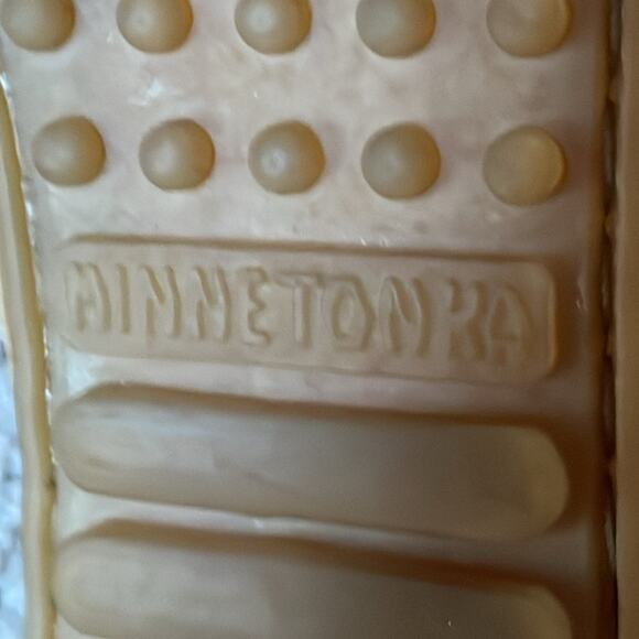 Minnetonka Suede Beaded Moccasins. 3 - Picture 5 of 6